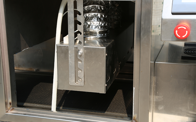 醫(yī)用口罩uv點膠粘貼LED uv固光固化設(shè)備.jpg 醫(yī)用口罩uv點膠粘貼LED uv固光固化設(shè)備.jpg