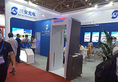 三安光電、藍盾機電 - 攜手打造智能測溫殺菌消毒門，為復(fù)工復(fù)產(chǎn)構(gòu)建安全、高效的流通環(huán)境