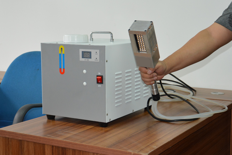 藍(lán)盾手提實驗烤箱便攜式手持式uv固化機(jī)介紹